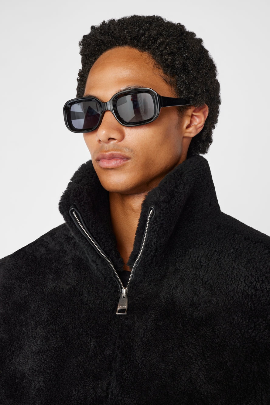 gilet neck detail alt:size
